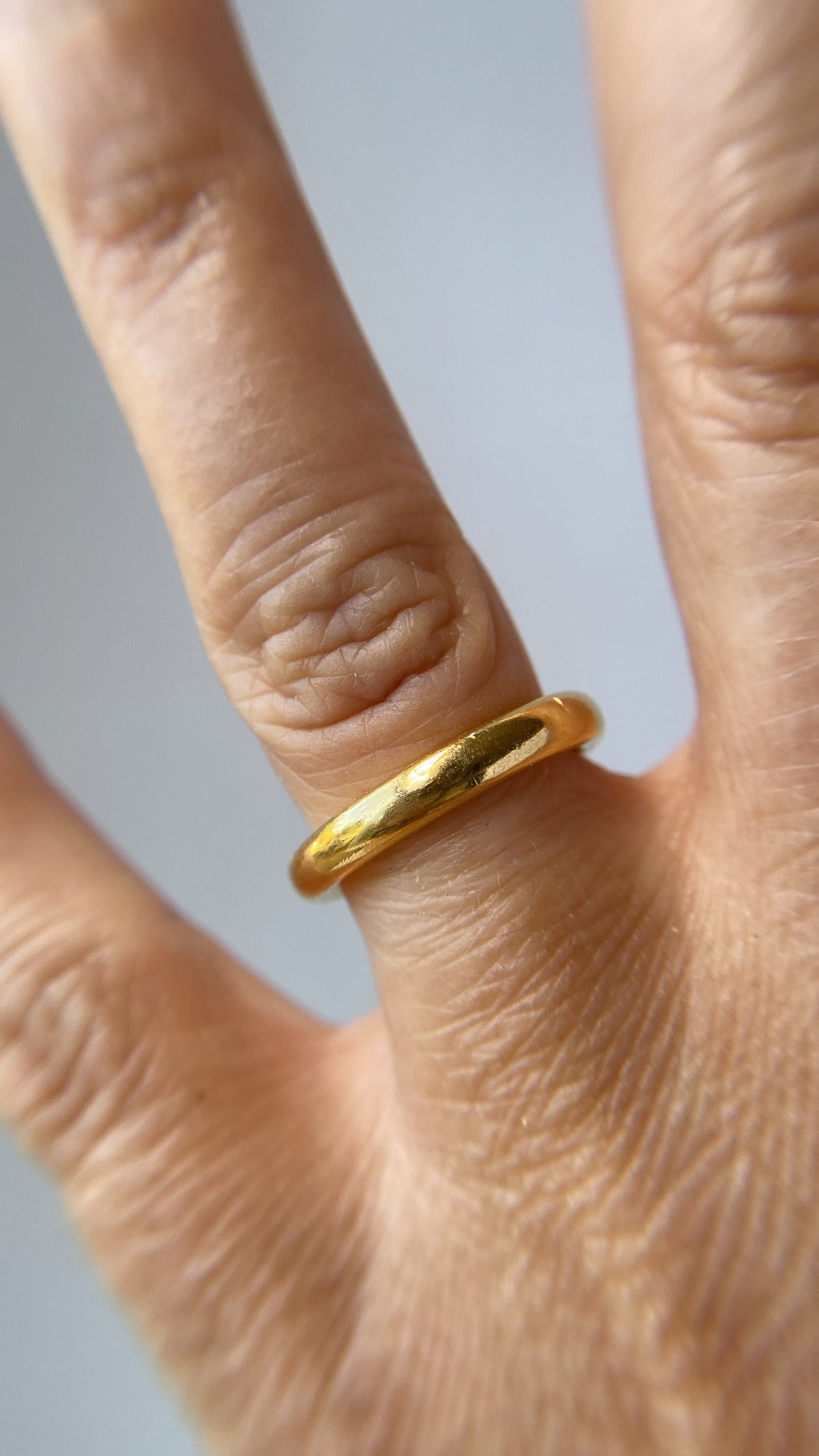 antique 22ct donut band//sold