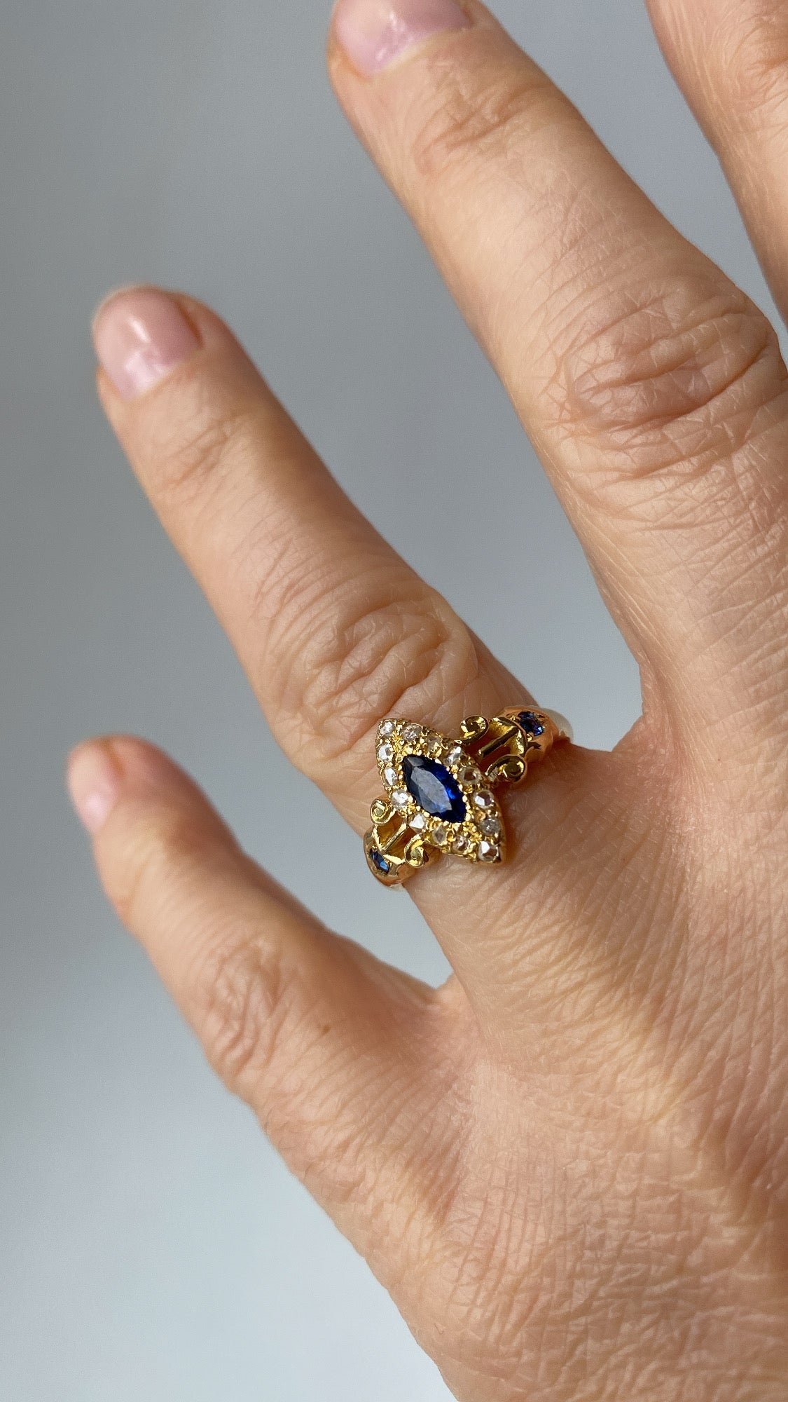 the antique sapphire and diamond navette