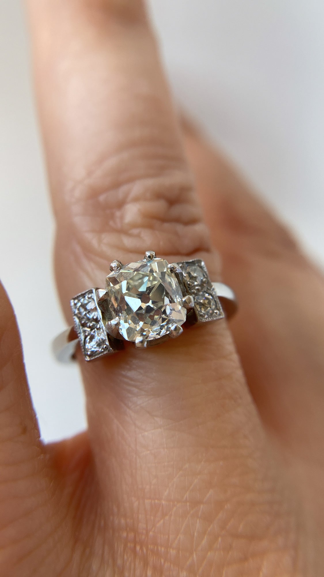 the elongated cushion cut