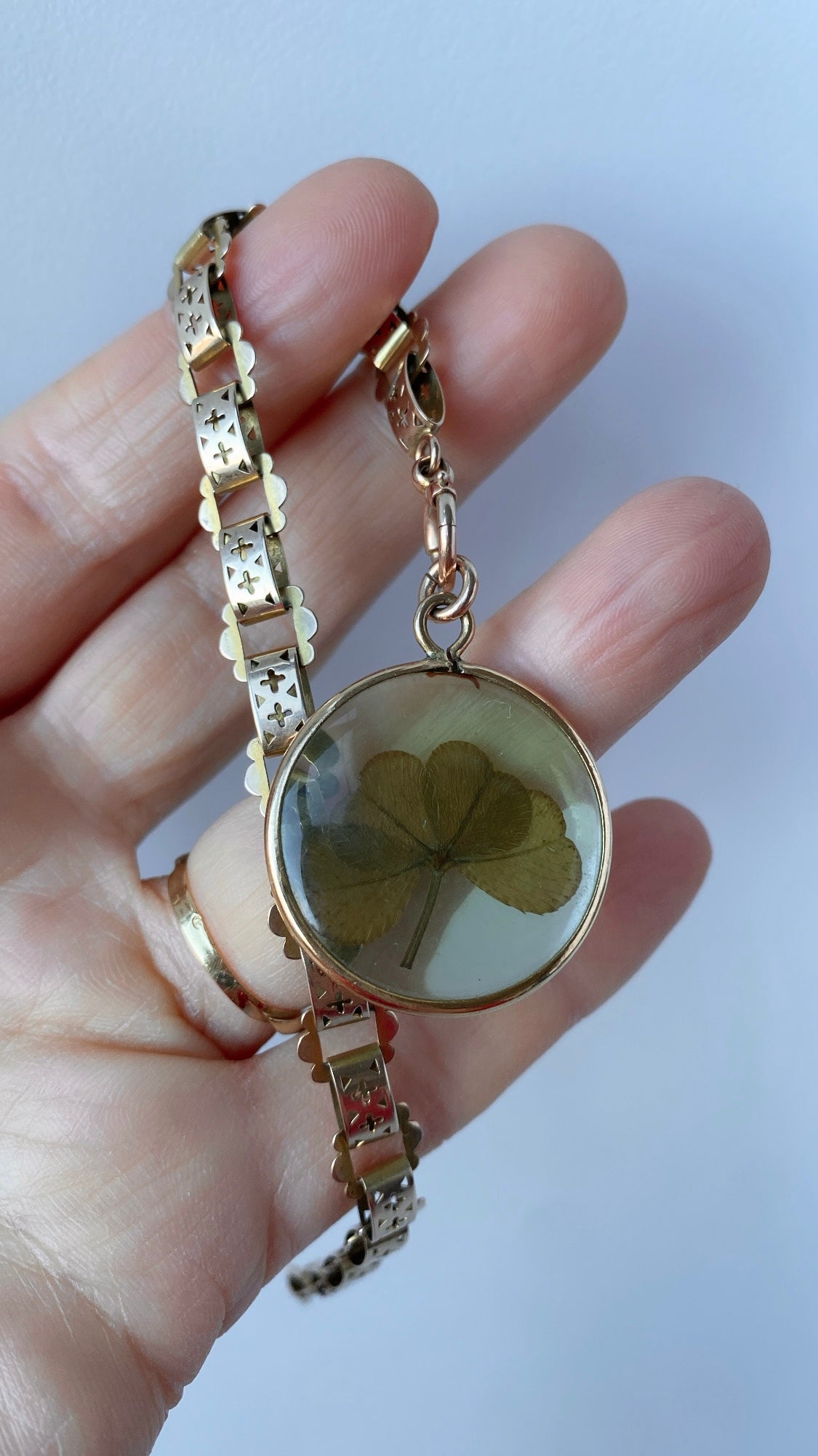 the lucky four leaf clover pendant