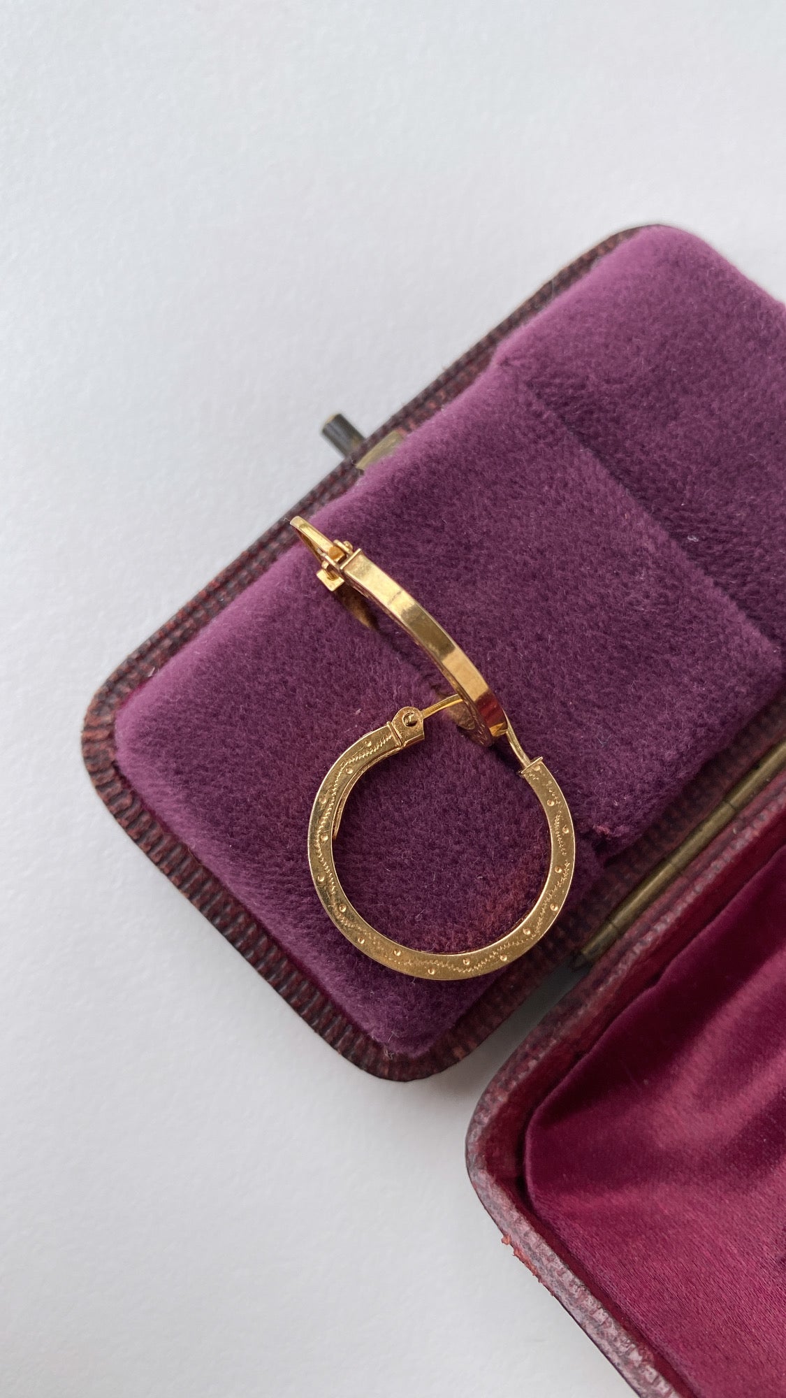 the unoaerre gold hoops