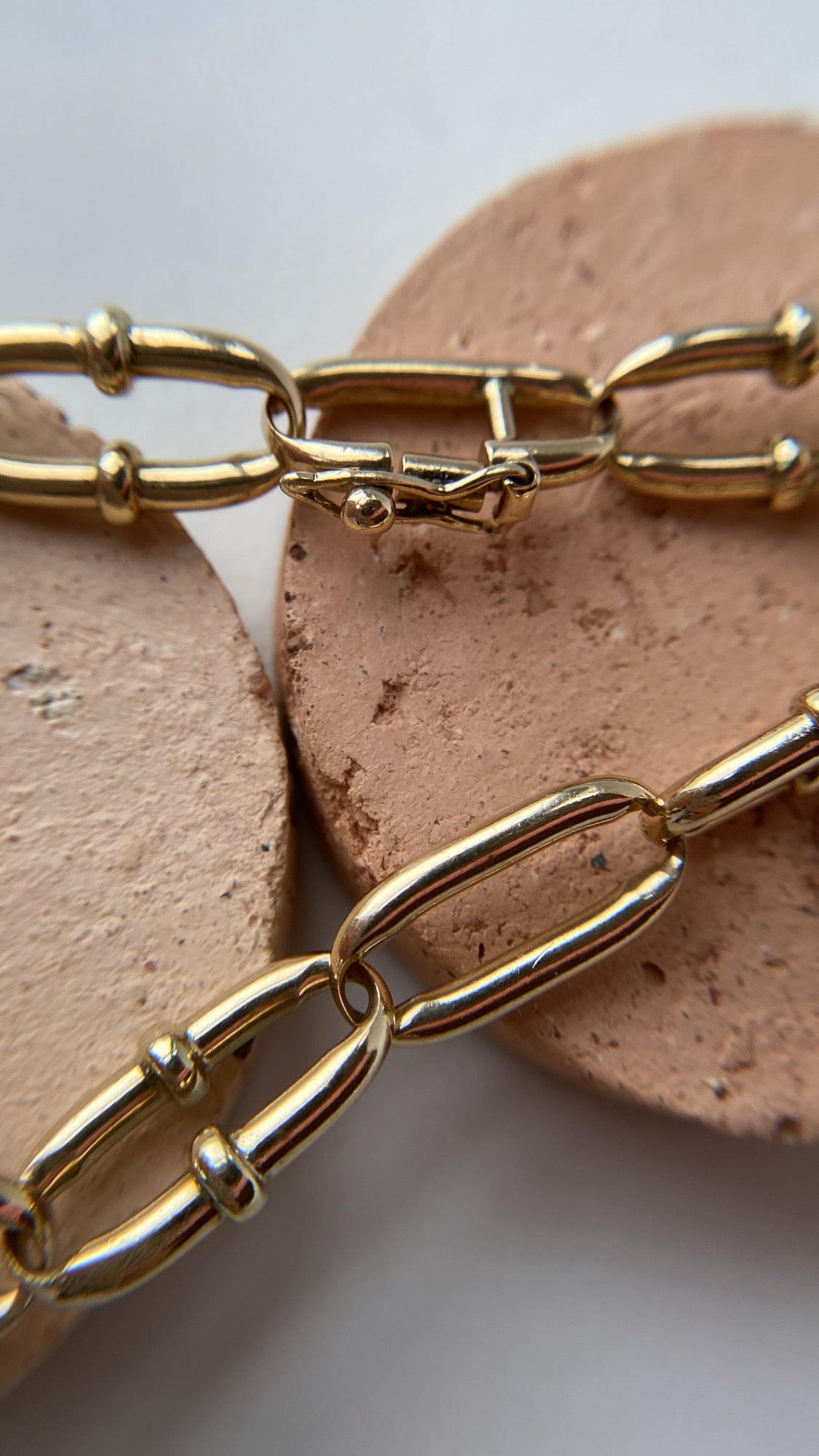 the oval link gold bracelet