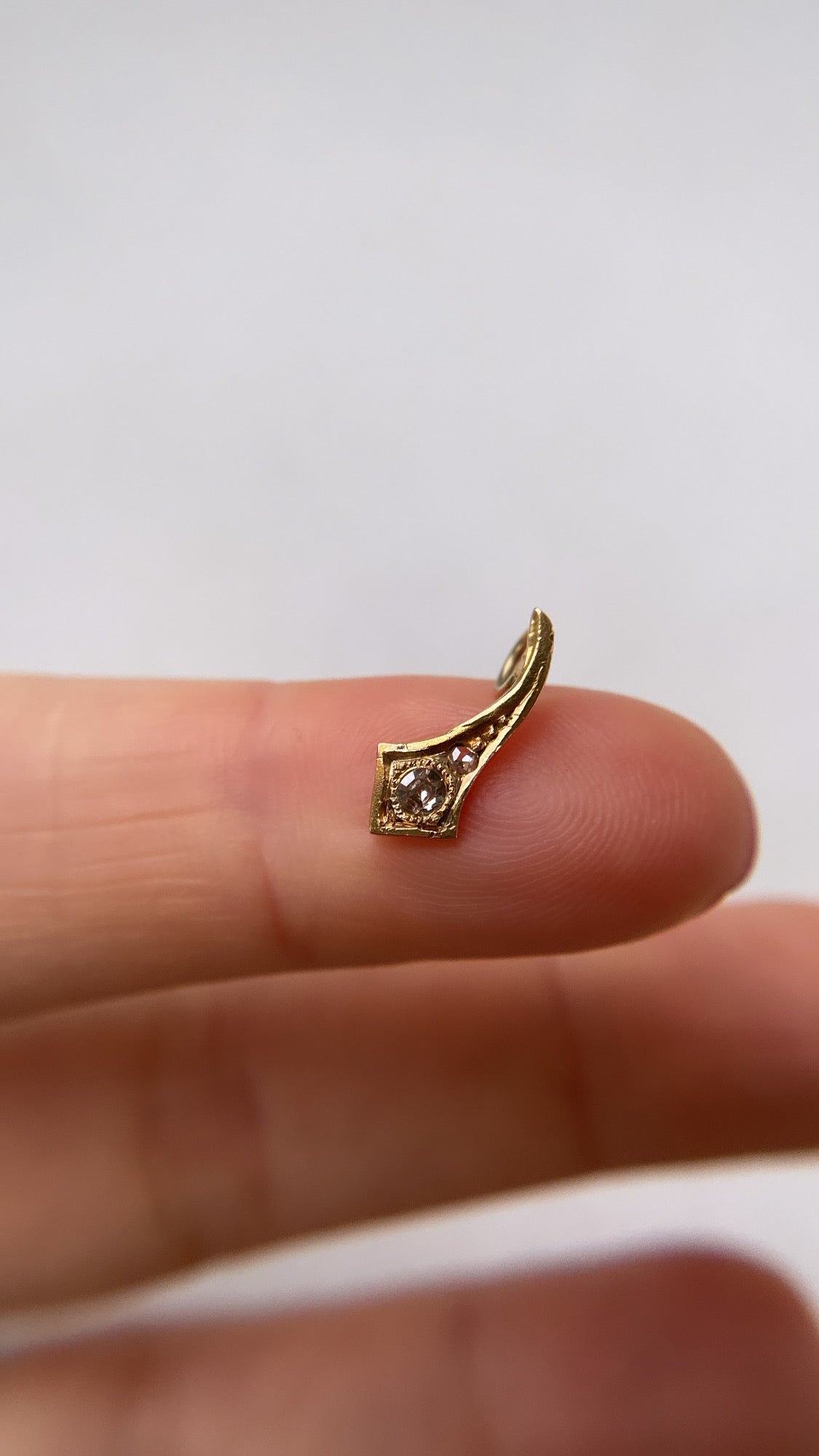 diamond shooting star charm and 14ct gold chain