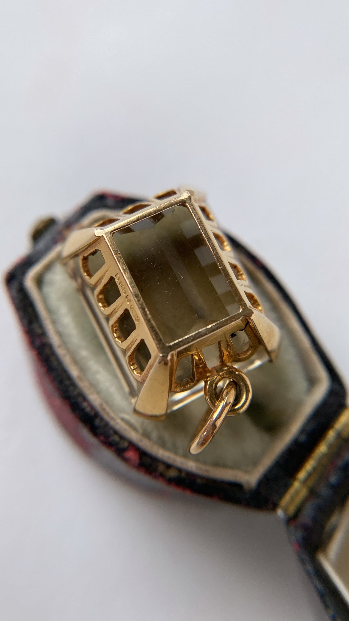 the citrine 14ct gold pendant