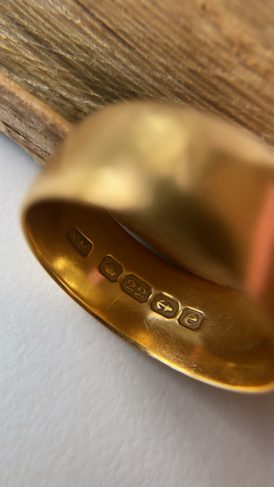 the Edwardian 22ct gold band