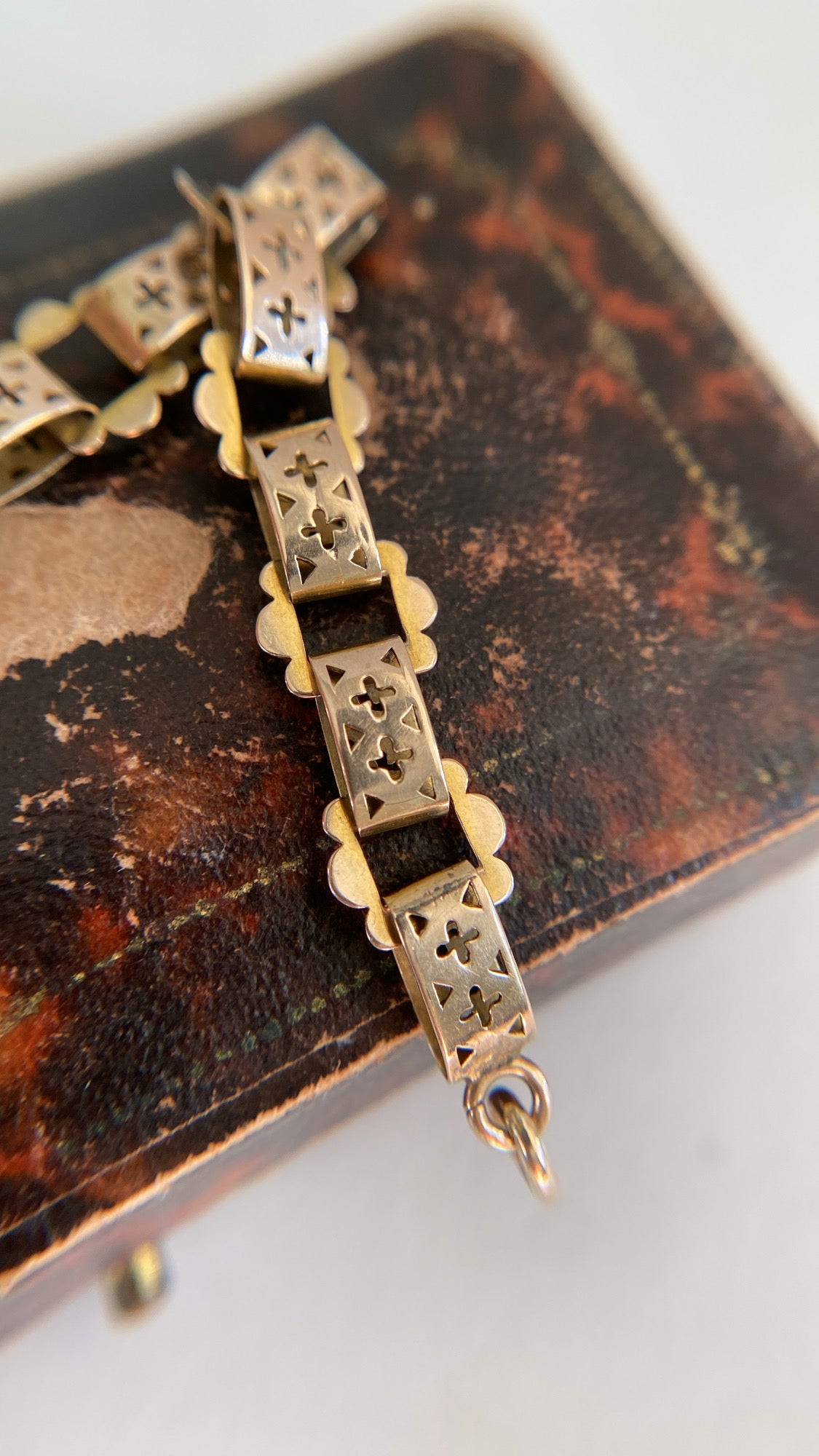 the antique gold book chain bracelet