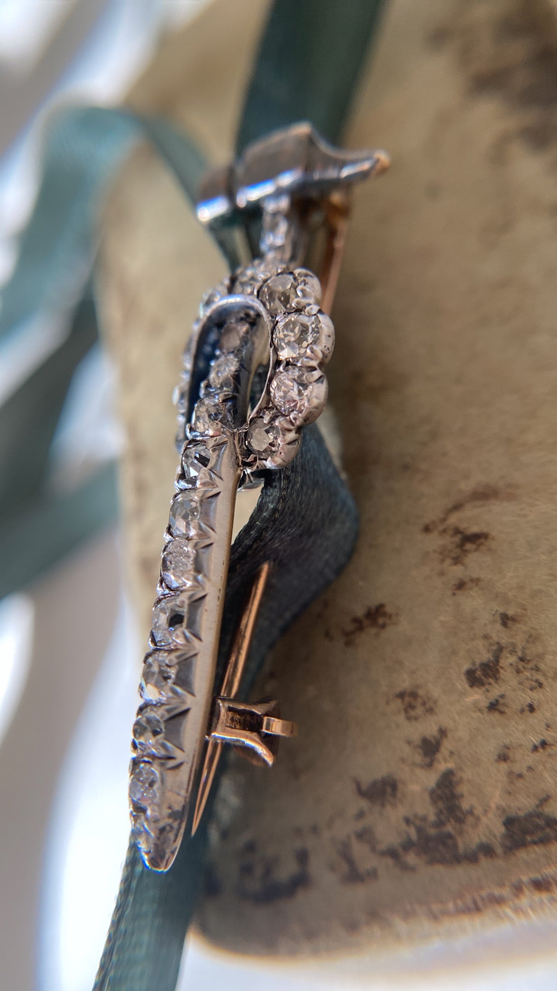 the old mine cut diamond hammer brooch