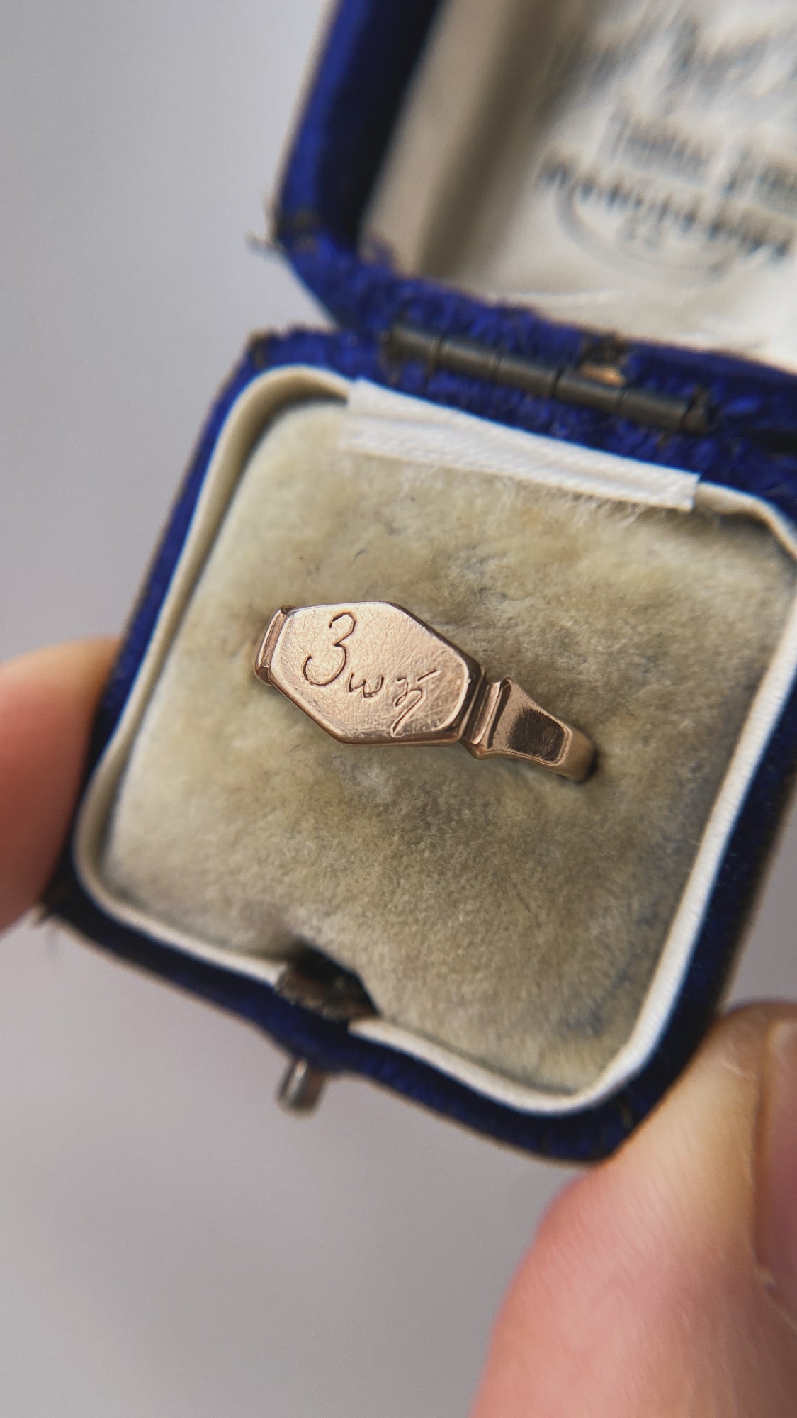 the Victorian kite shaped signet ring