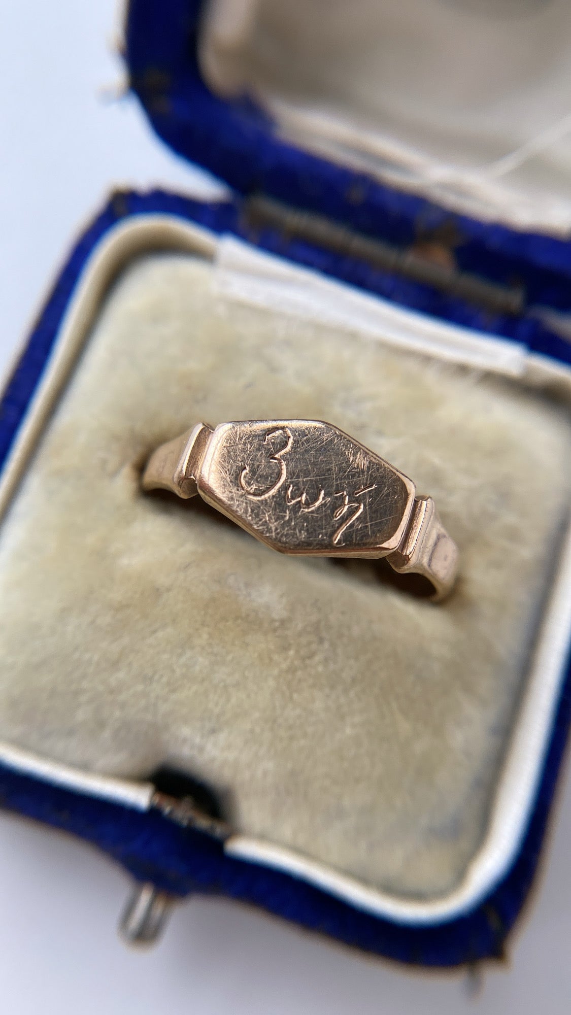 the Victorian kite shaped signet ring