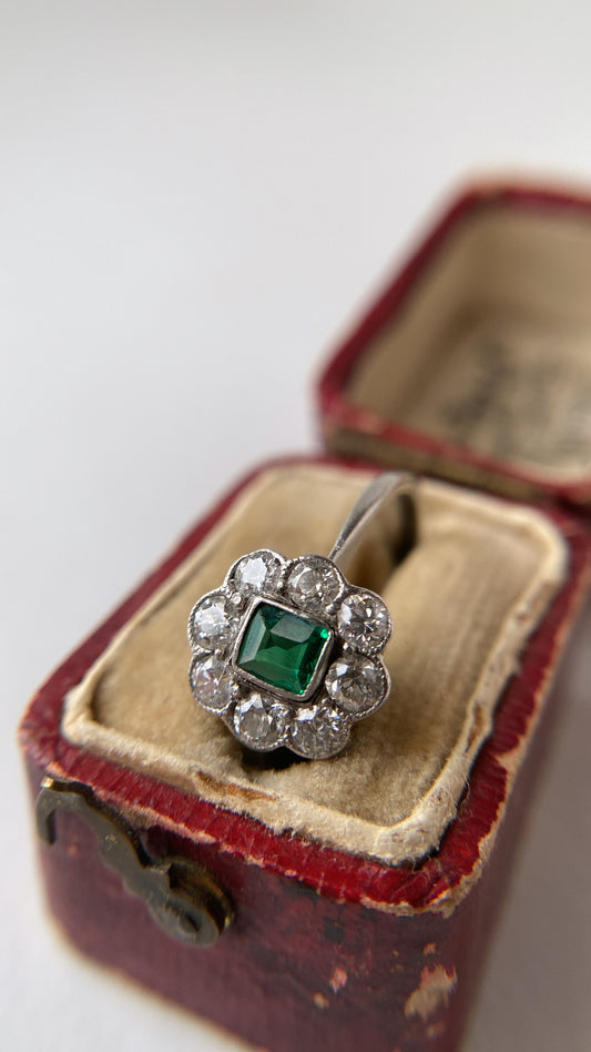 the vibrant Art Deco emerald cluster