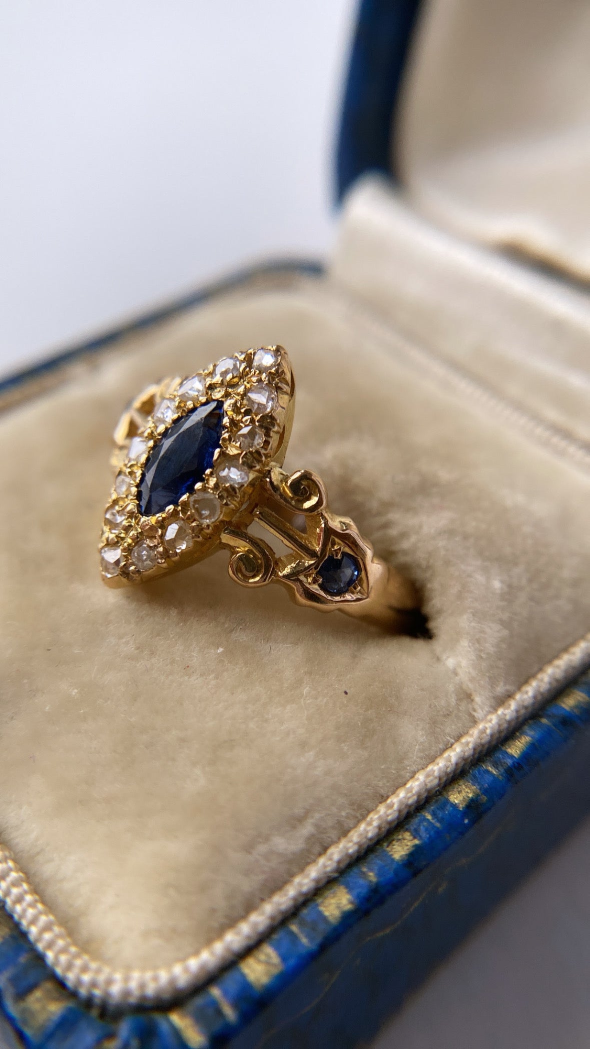 the antique sapphire and diamond navette