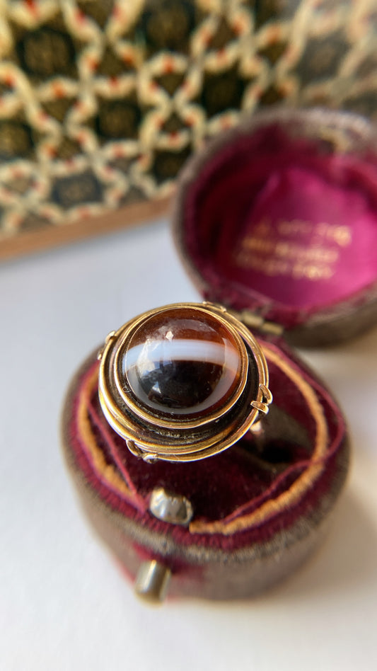 the Victorian banded agate