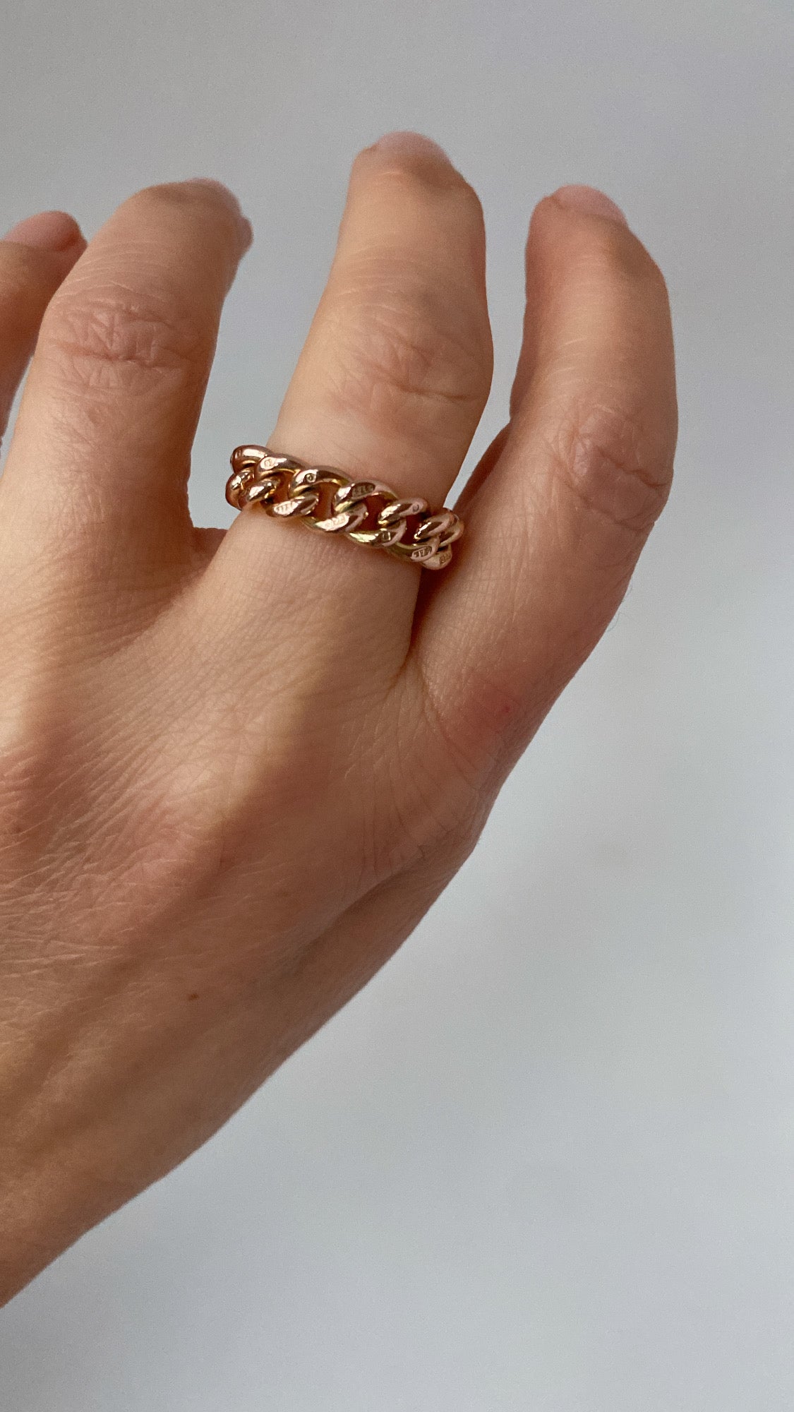 the antique chain ring