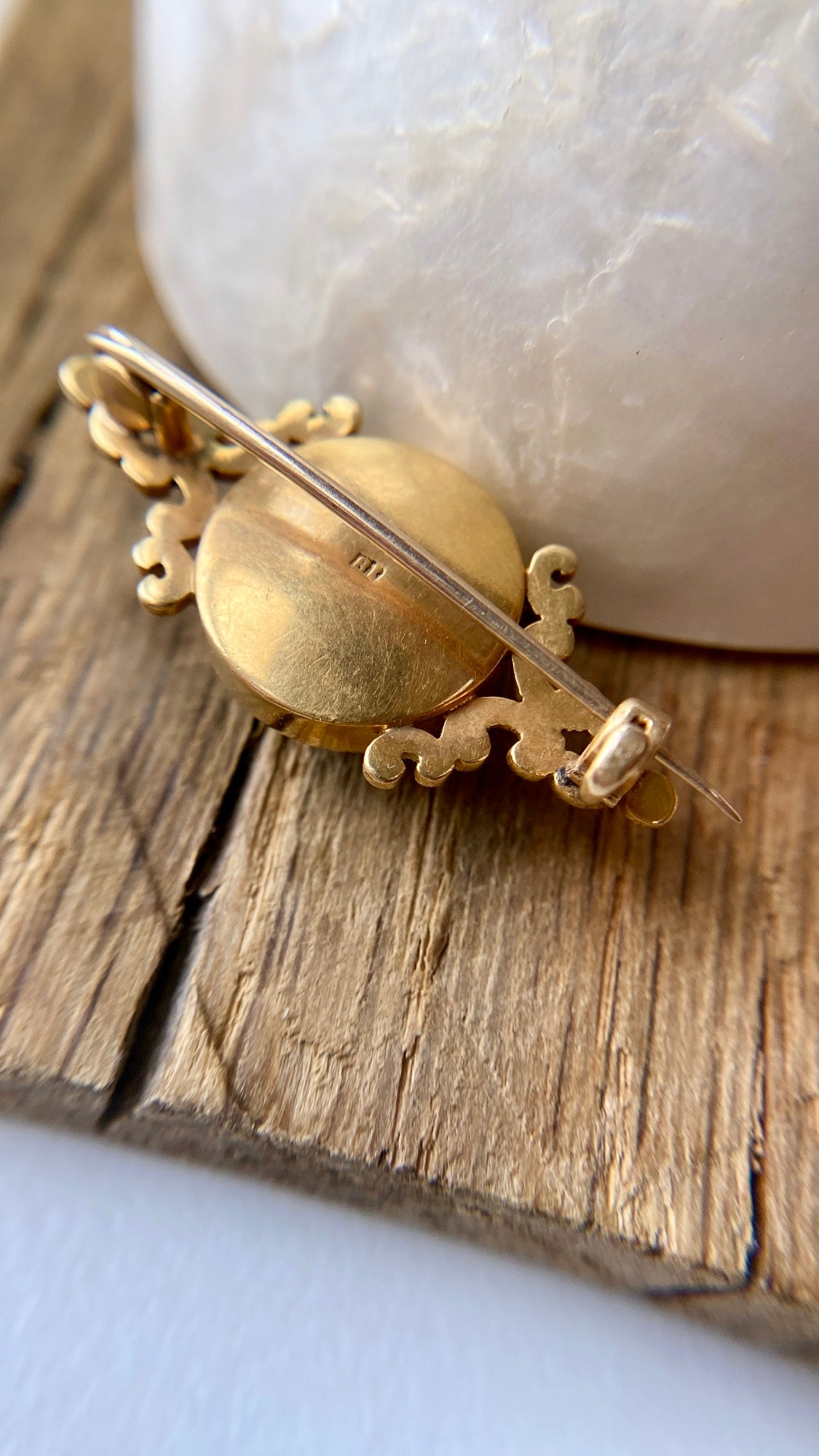 the Essex crystal fox brooch