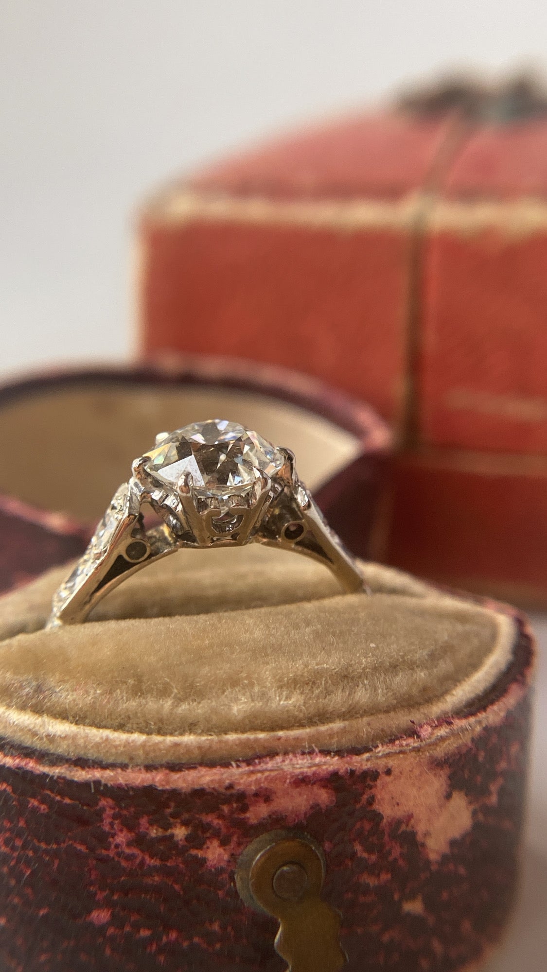 the Art Deco diamond solitaire