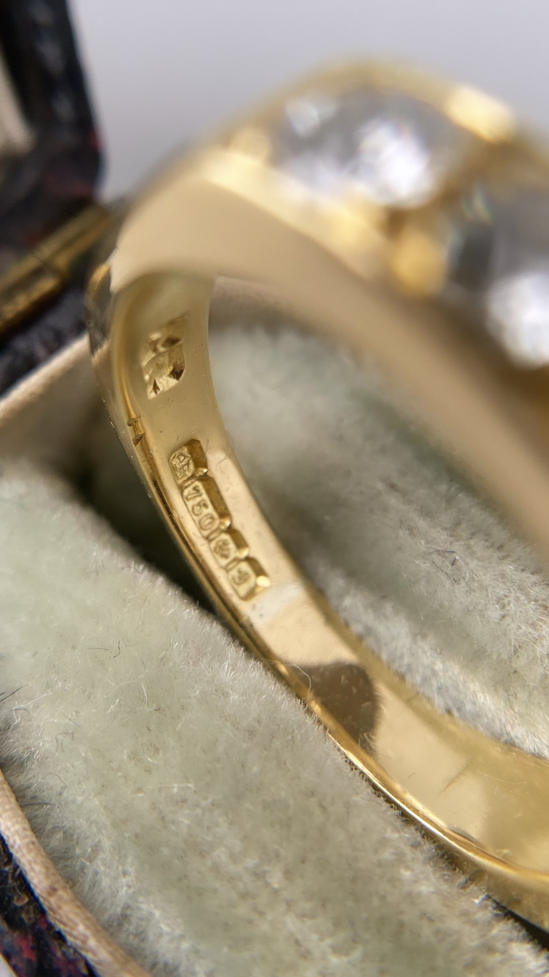 The diamond six stone gold band