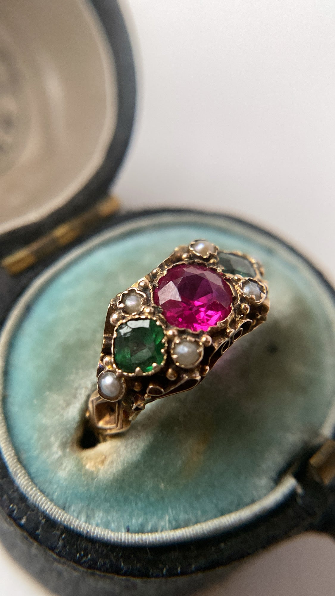 antique vivid coloured paste ring
