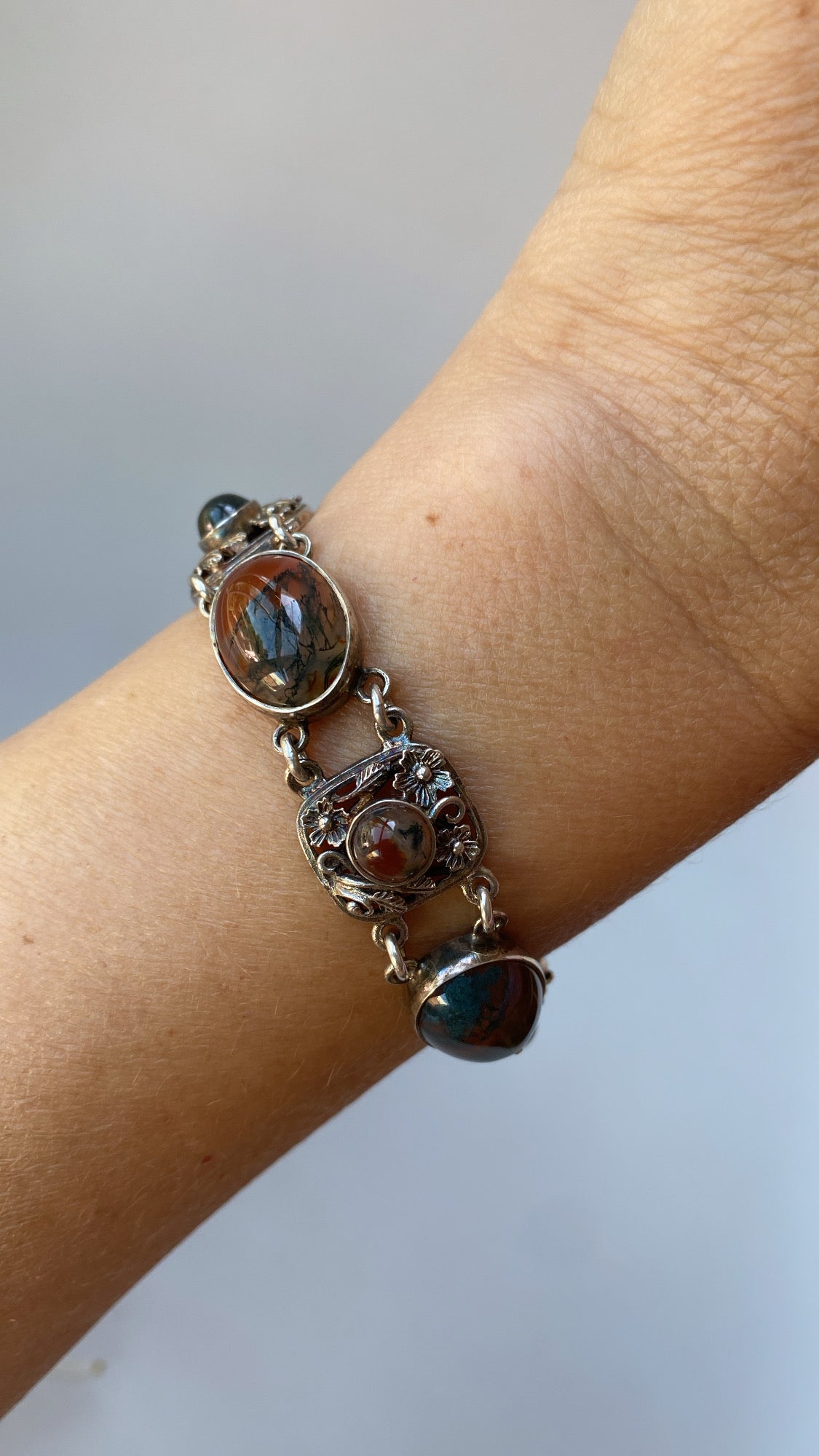 the arts & crafts moss agate bracelet