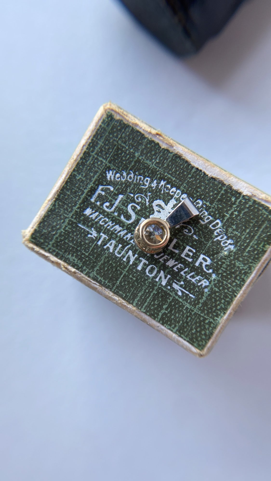 the brightest oec diamond pendant