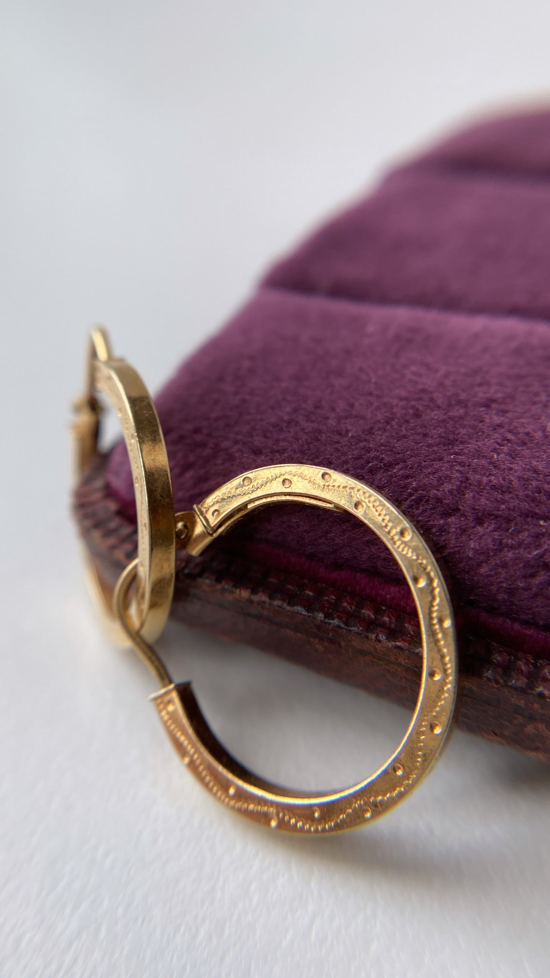 the unoaerre gold hoops