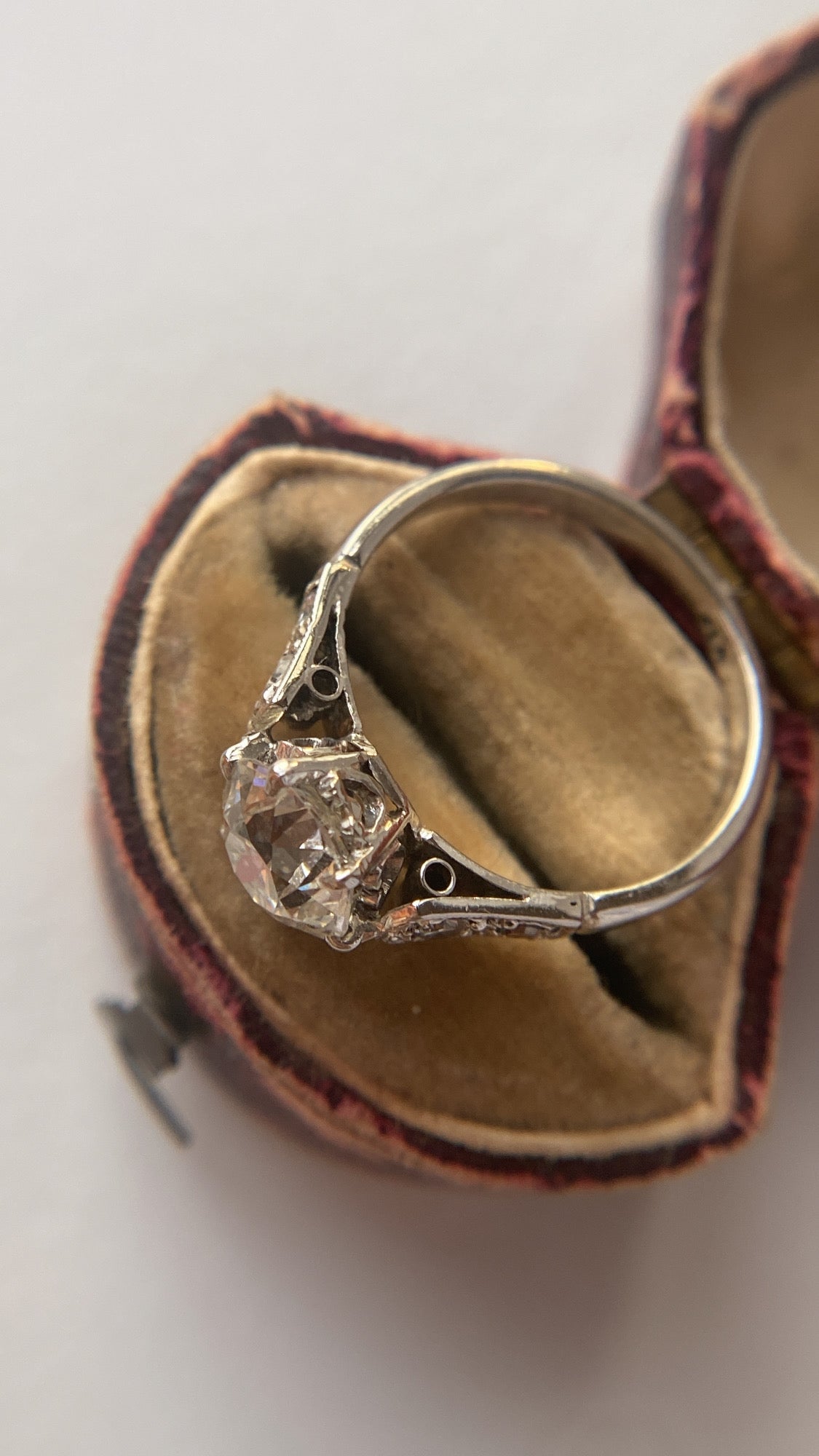 the Art Deco diamond solitaire