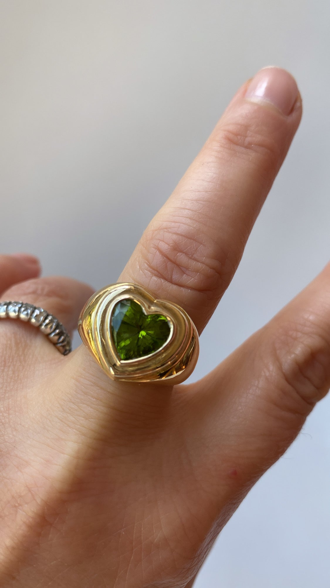 the peridot heart ring