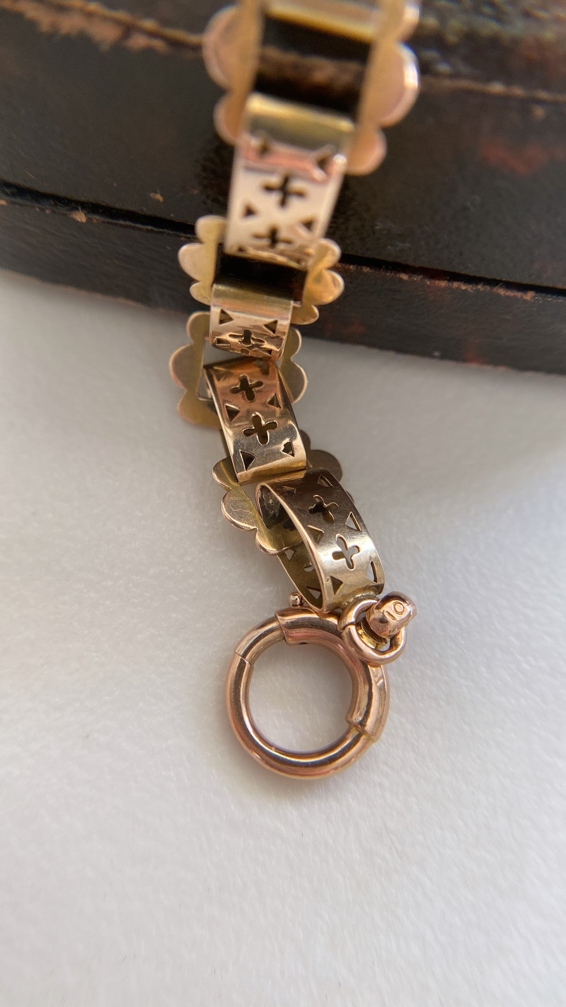the antique gold book chain bracelet