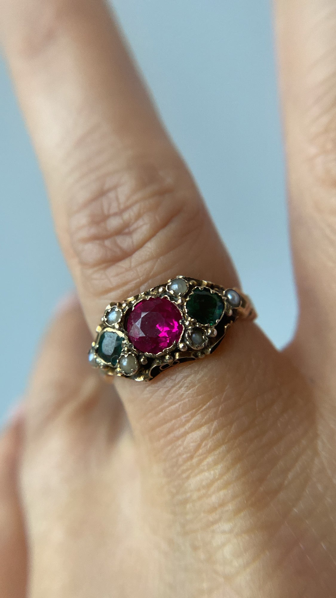 antique vivid coloured paste ring